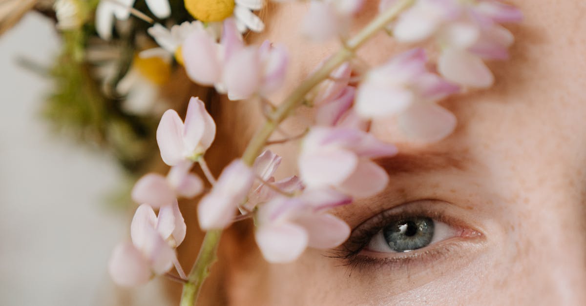 What to Expect: A Side-by-Side Comparison of Microdermabrasion and Chemical Peels